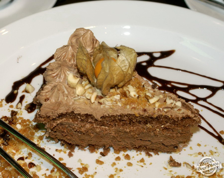 Обзор Лаки Паб | Lucky Pub. Фото. Шоколадно-ореховый торт