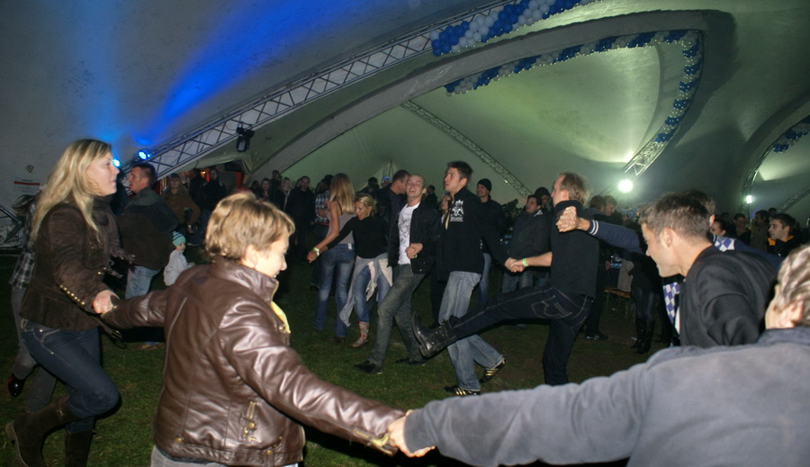 Фото Октоберфеста 2010 в Киеве. Танцы